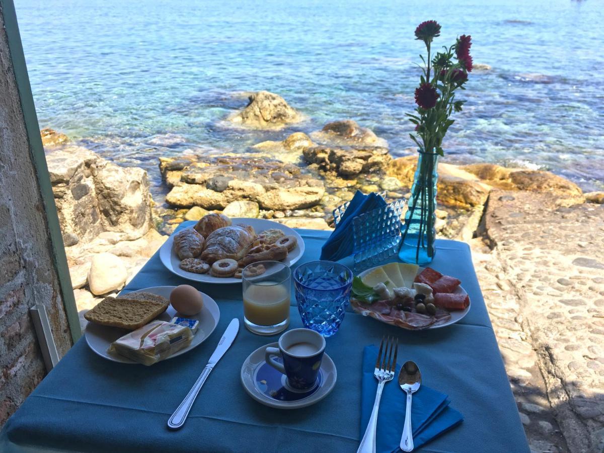 Bb Il Generale Bed & Breakfast Scilla Bagian luar foto