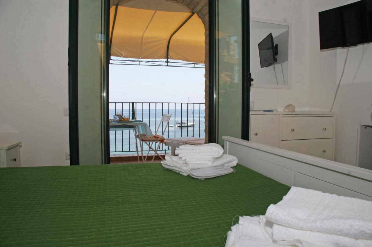 Bb Il Generale Bed & Breakfast Scilla Bagian luar foto