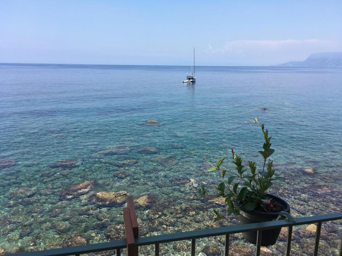 Bb Il Generale Bed & Breakfast Scilla Bagian luar foto