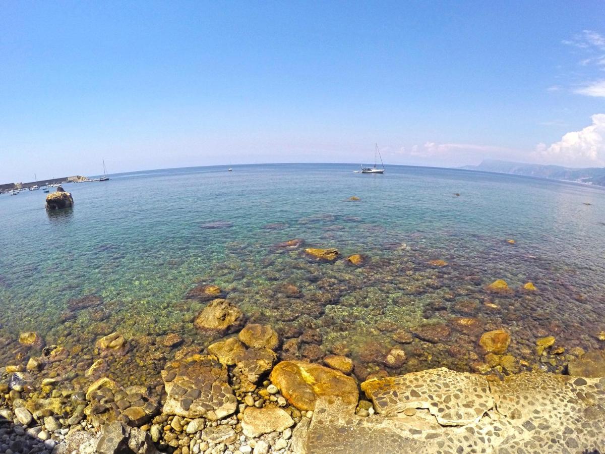Bb Il Generale Bed & Breakfast Scilla Bagian luar foto